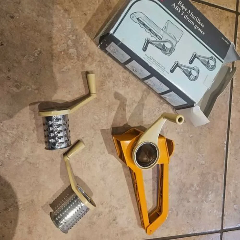 Interchangeable Drum Manual Cheese Grater